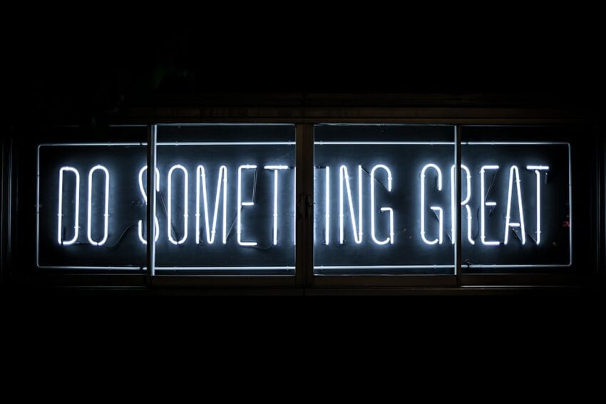 Neon sign Do Something Great